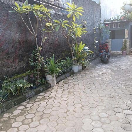 Ayu Homestay Kuta  エクステリア 写真