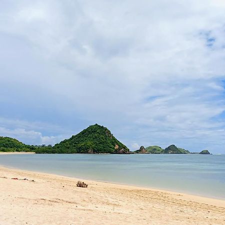 Ayu Homestay Kuta  エクステリア 写真