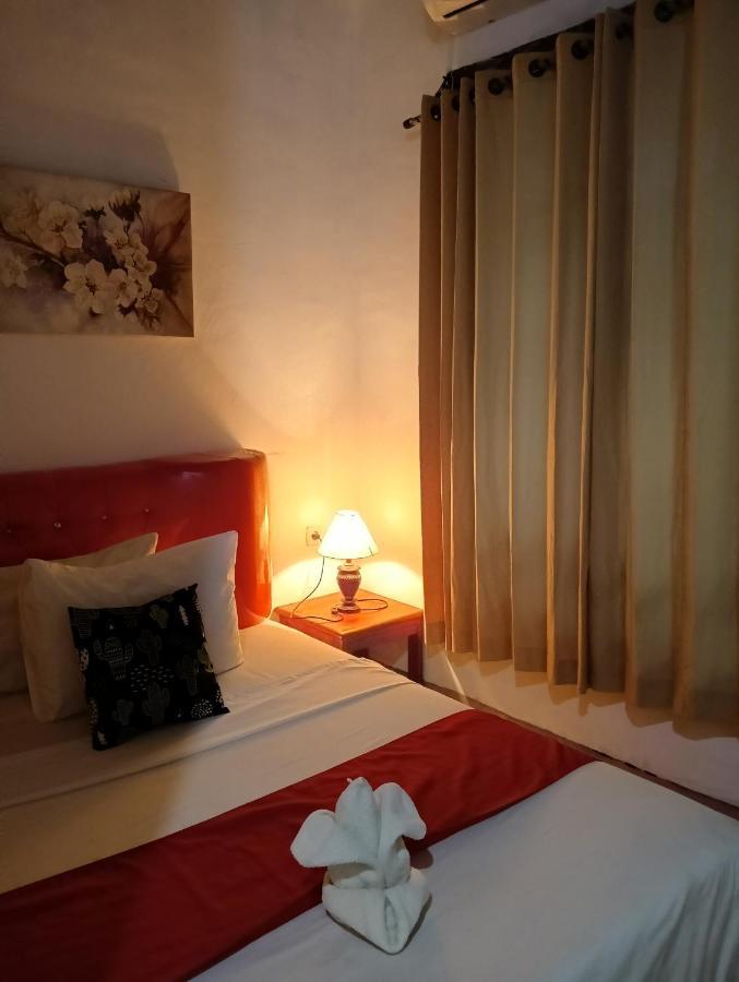 Ayu Homestay Kuta  エクステリア 写真