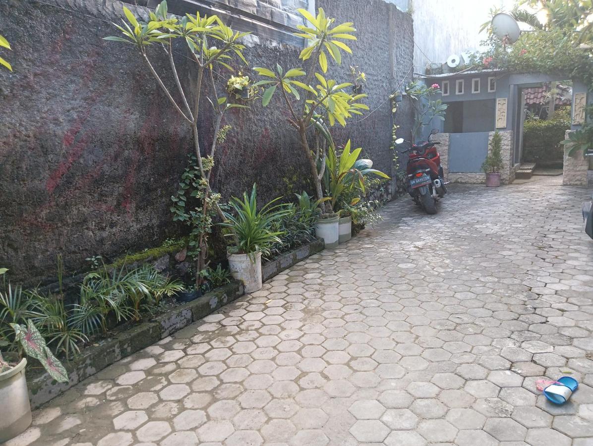 Ayu Homestay Kuta  エクステリア 写真