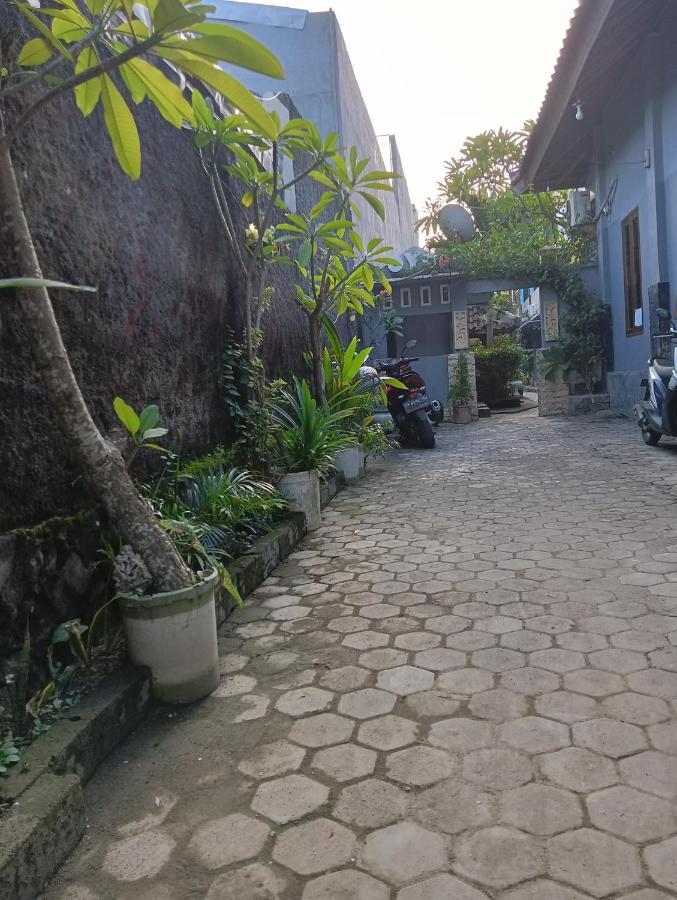 Ayu Homestay Kuta  エクステリア 写真